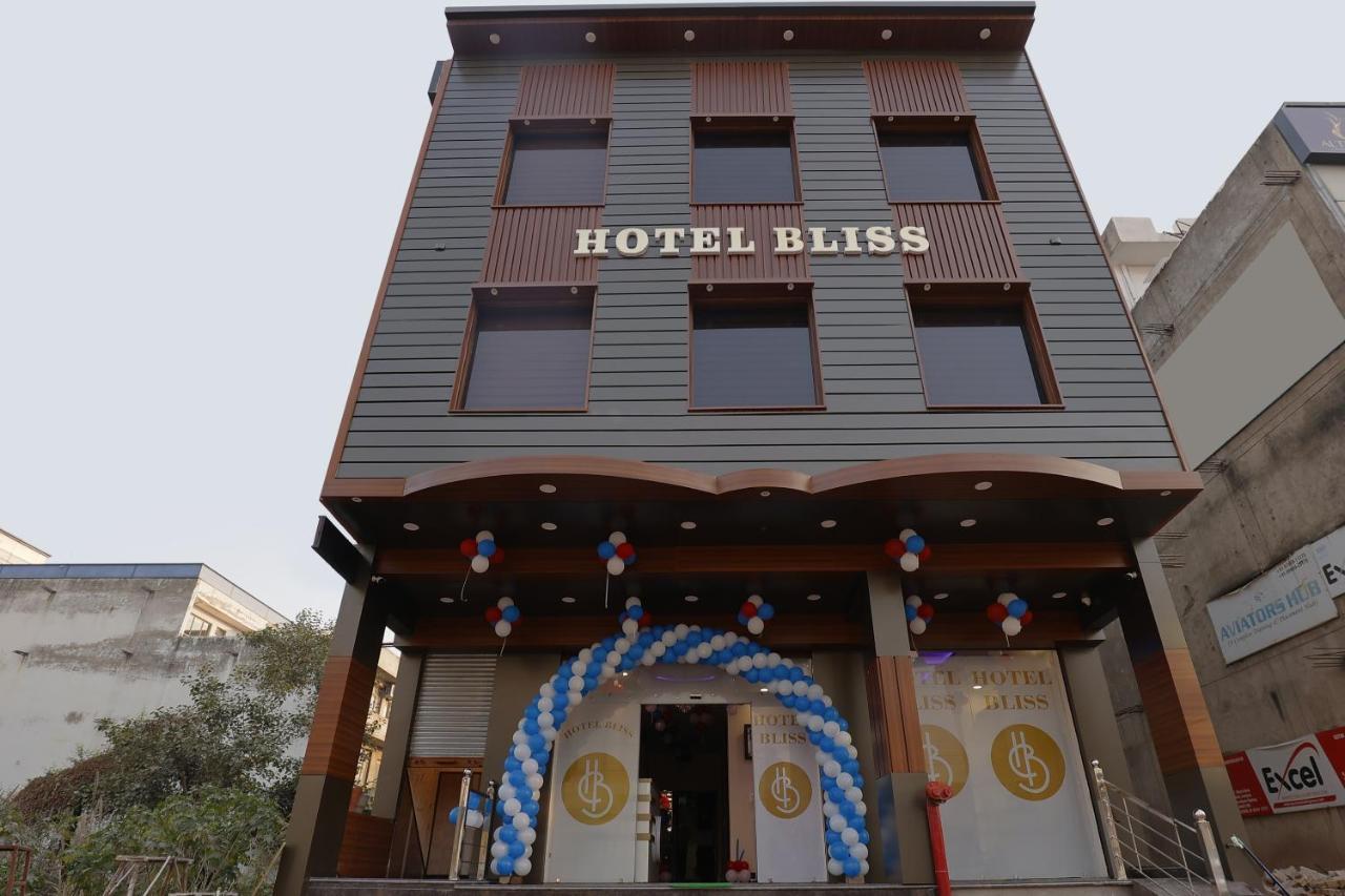 Hotel Bliss Zirakpur المظهر الخارجي الصورة